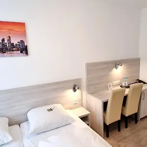 adler-hotel-frankfurt.frankfurtammainhotels.com/